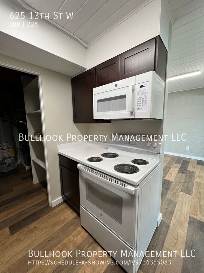 Building Photo - 625 13th St W