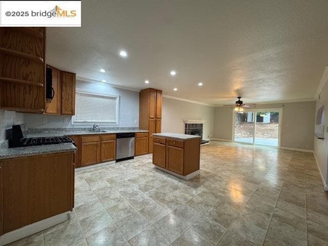 Building Photo - 1027 San Carlos Dr