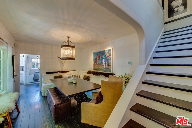 Building Photo - 8900 Hollywood Hills Rd