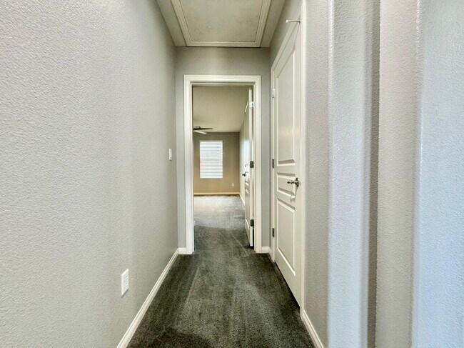 Building Photo - 10544 Pembroke Bay St