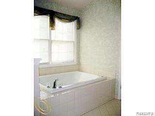 Building Photo - 26384 Island Lake Dr