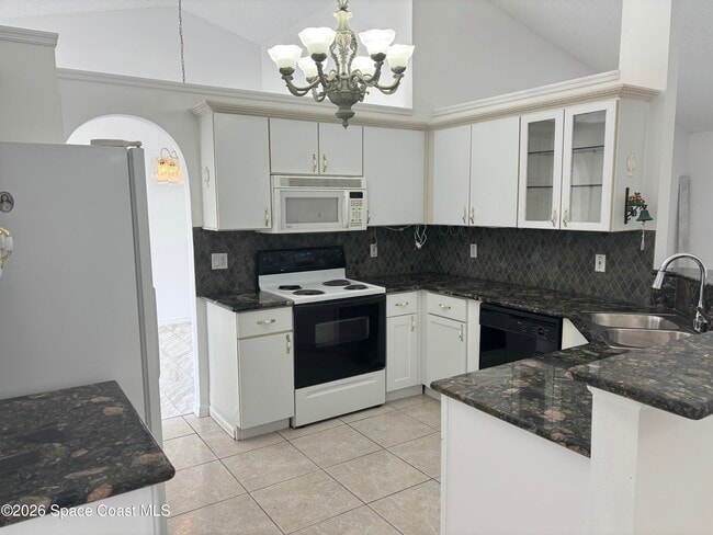 Building Photo - 443 Collings St SE