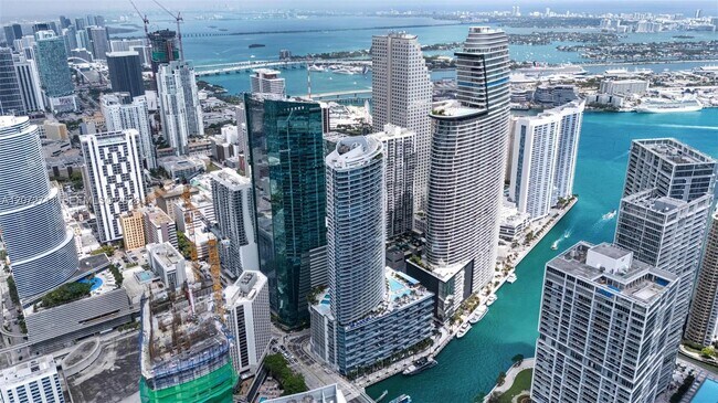 Building Photo - 200 Biscayne Blvd Way
