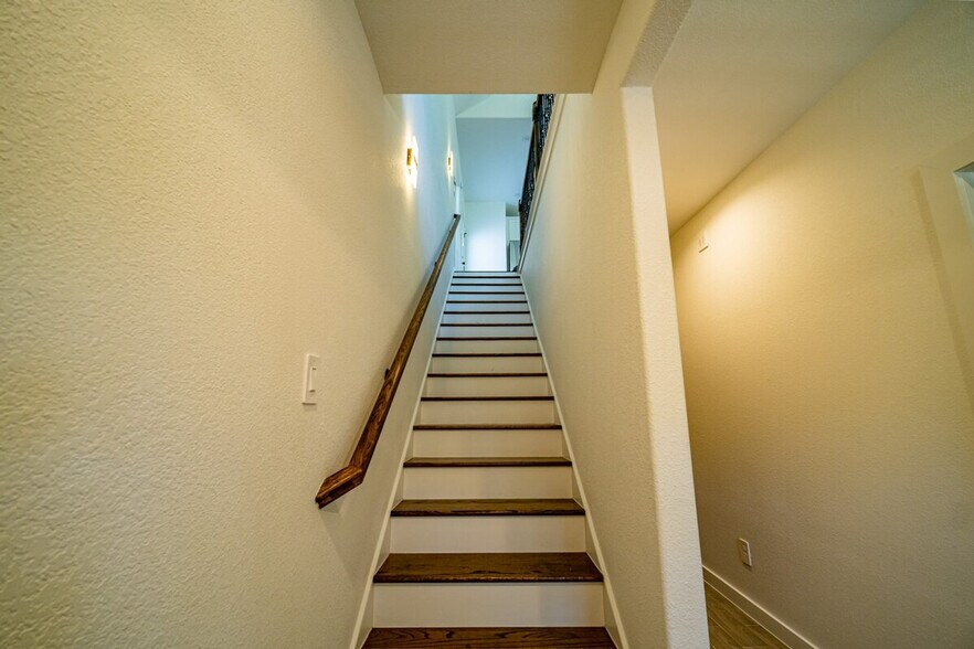 Building Photo - 4706 Idaho St