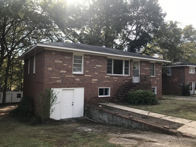 Building Photo - **UPCOMING**Nice 4 Bedroom / 1 Bathroom Ho...