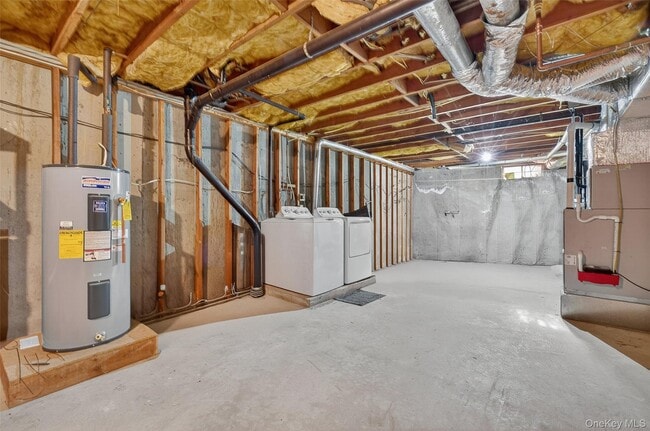 Building Photo - 201 Tamarack Ln