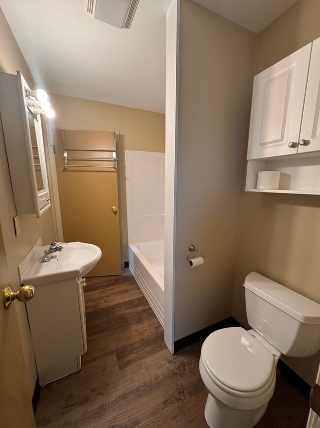 Building Photo - 757 Watson Dr