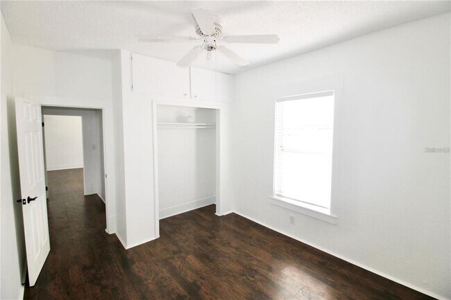 Building Photo - 610 Dundee Rd