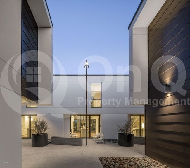 Building Photo - 1717 N 1st Ave