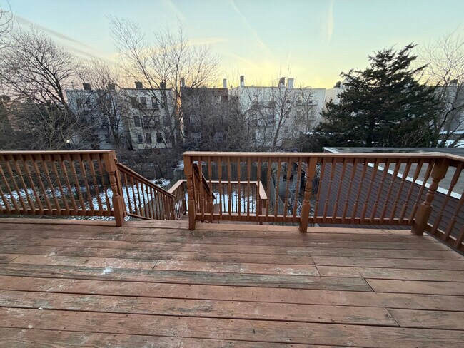 Building Photo - 115 Winfield Ave