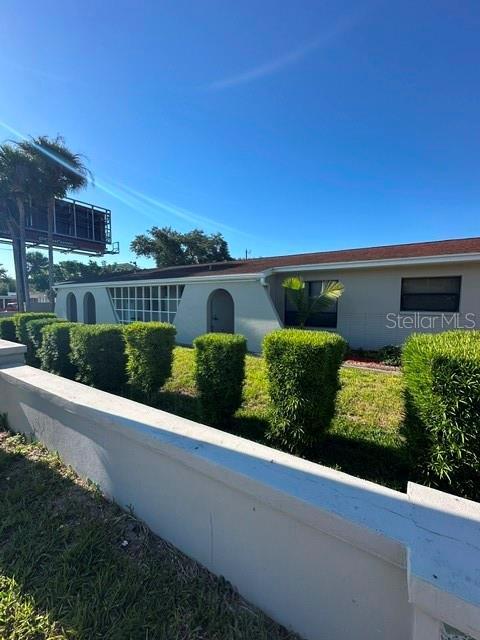 Building Photo - 2301 W Bay Dr