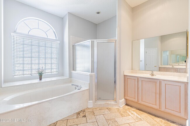 Building Photo - 12160 Basalt Dr S