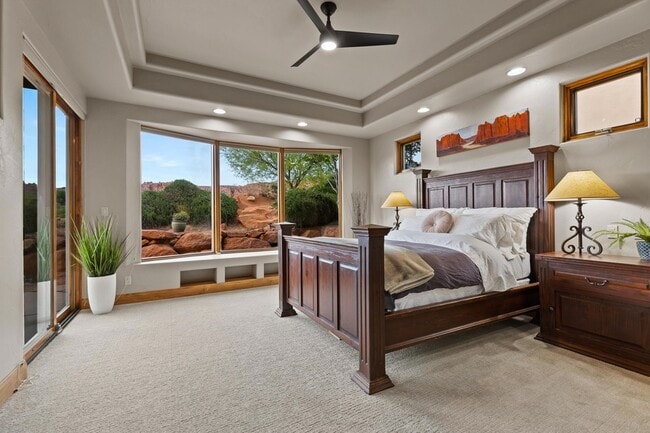Building Photo - 2410 W Entrada Trail