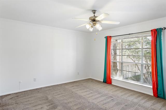 Building Photo - 10580 High Hollows Dr