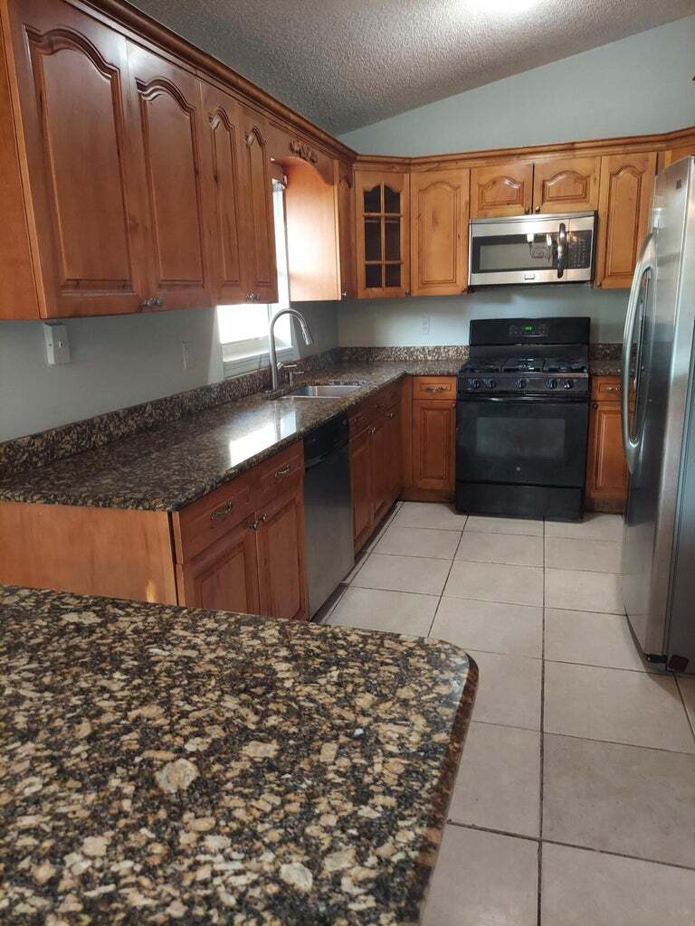 Building Photo - 5419 Blueberry Hill Ave