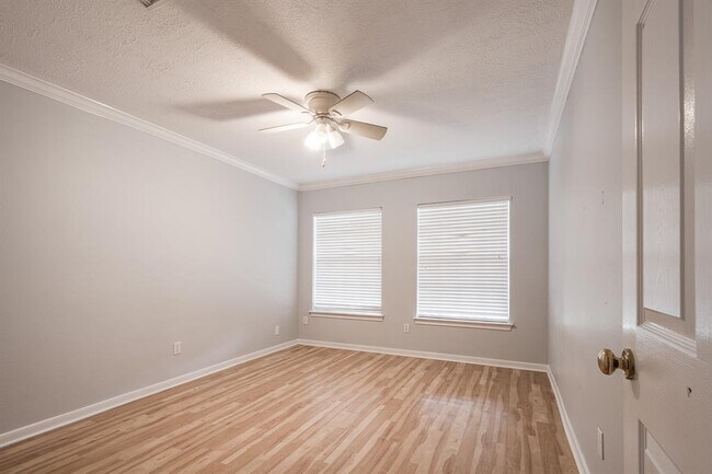 Building Photo - 4515 Tall Ridge Ct