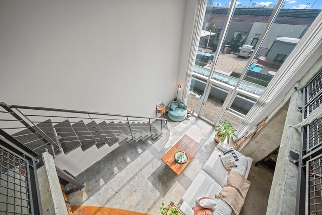 Building Photo - 2000 Bagby St