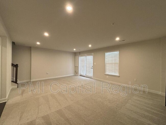 Building Photo - 1738 Whitehall Dr