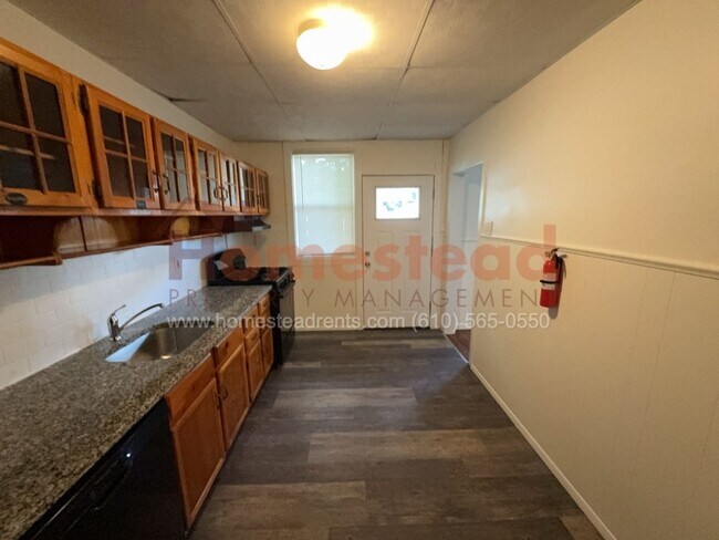 Building Photo - 3 BEDROOM HOME IN MARCUS HOOK