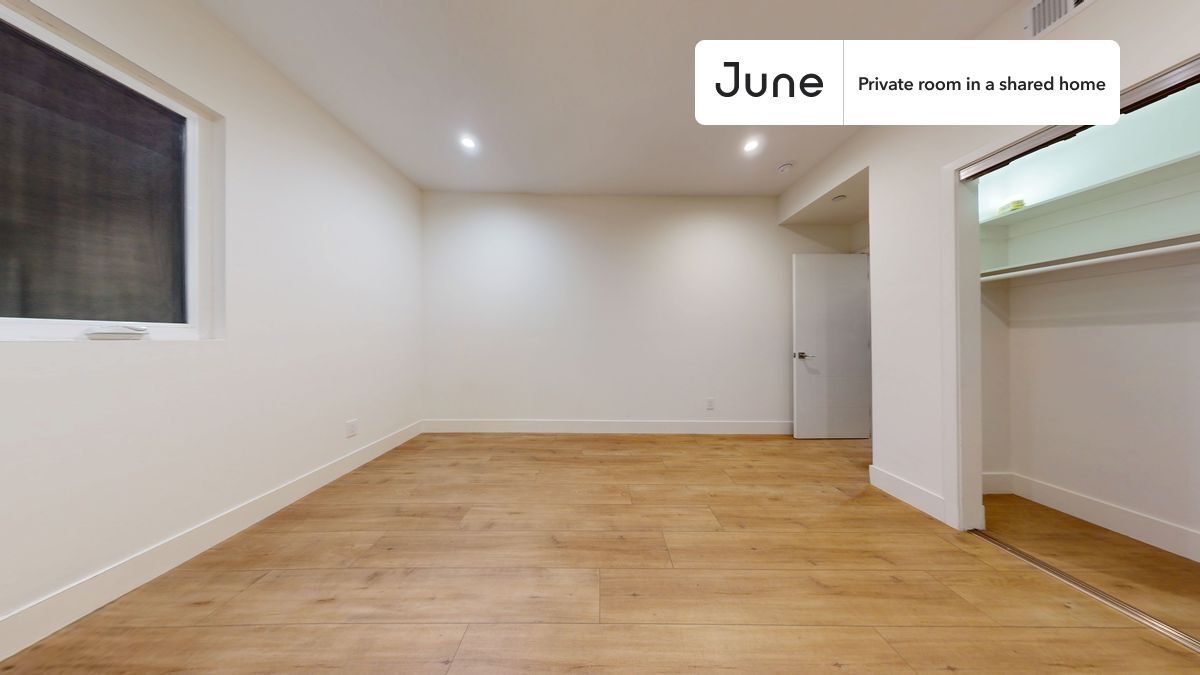 Building Photo - Private bedroom in 4 bed/4 bath Home