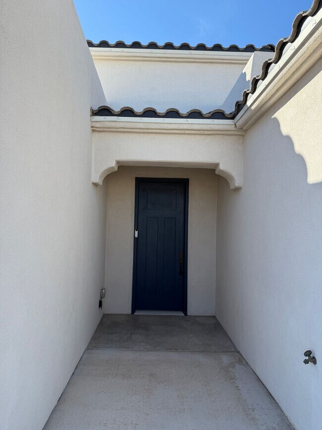 Building Photo - Beautiful home in Sonoma Springs! 4bed, 2.5 baths