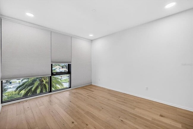 Building Photo - 94 W Davis Blvd