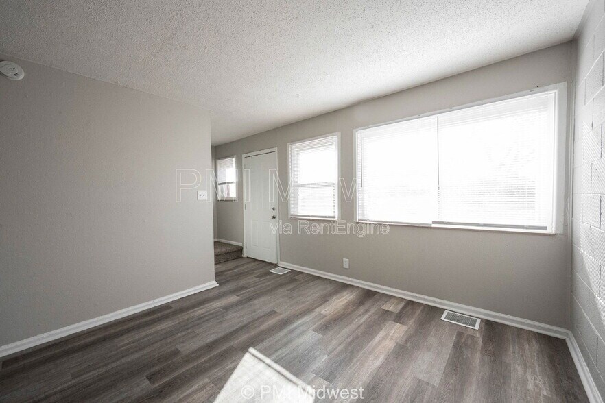 Building Photo - 6050 E 16th St