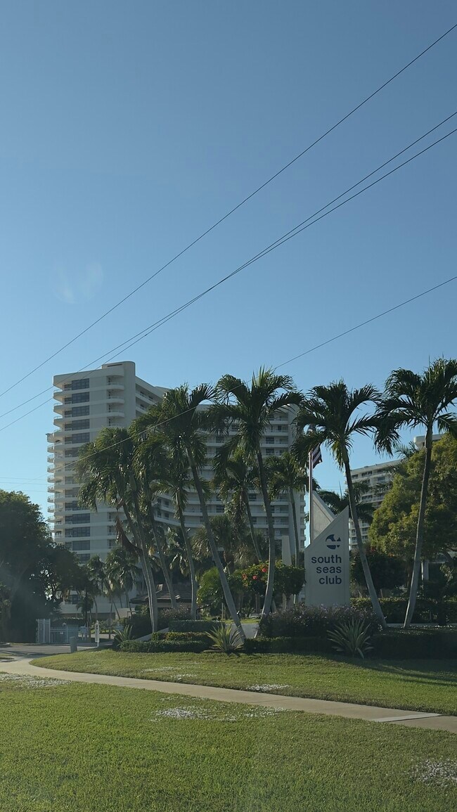 Building Photo - 651 Seaview Ct