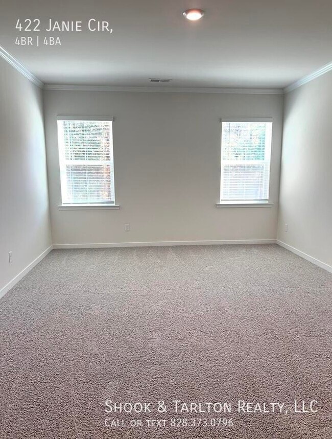 Building Photo - 422 Janie Lp