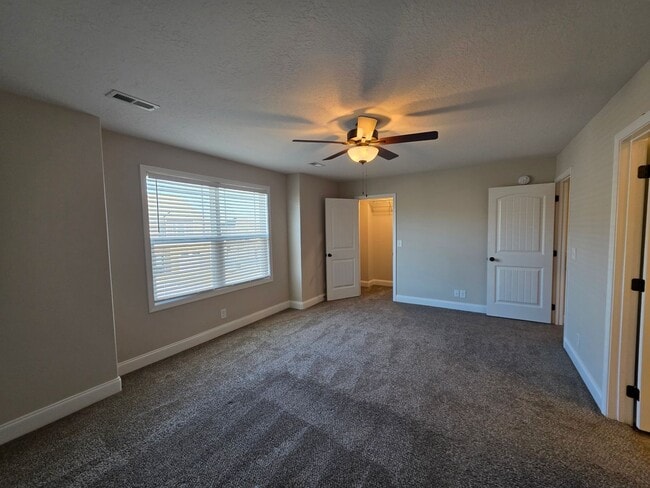 Building Photo - Live Where Comfort Meets Convenience in This Stylish 3 Bedroom Townhome