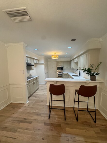 Building Photo - 3123 Bourbon St Cir