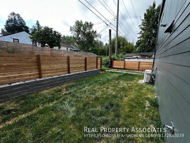 Building Photo - 5432 26th Ave SW