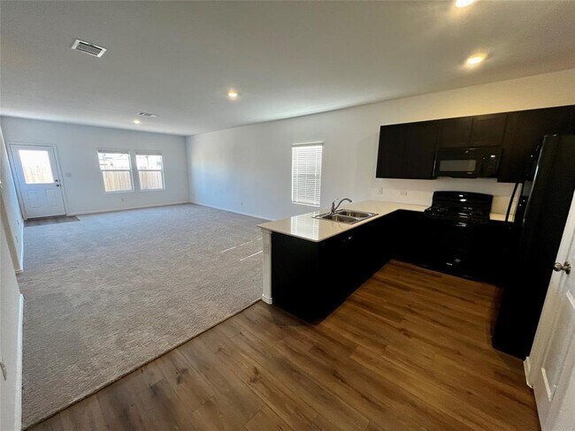 Building Photo - 2400 Fullmoon Dr