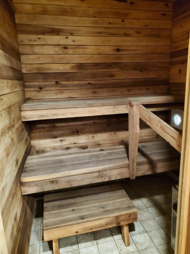 Building Photo - 1520 W Encanto Blvd