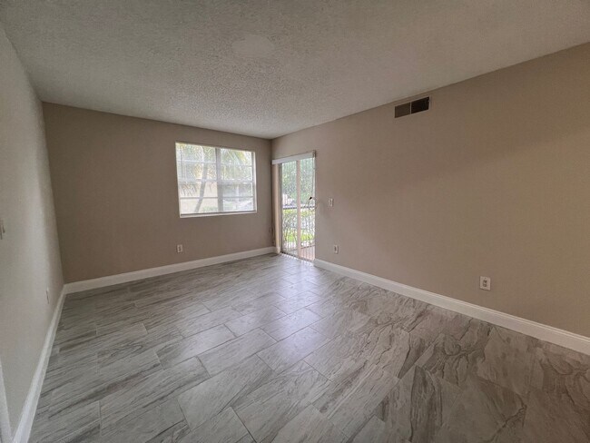 Building Photo - Remodeled First Floor Beauty!