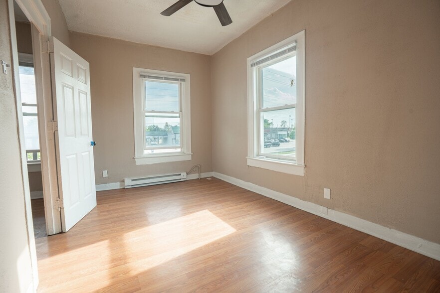 Building Photo - 1918 W Washington St