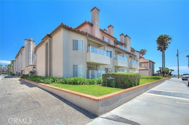 Building Photo - 1400 Pacific Coast Hwy