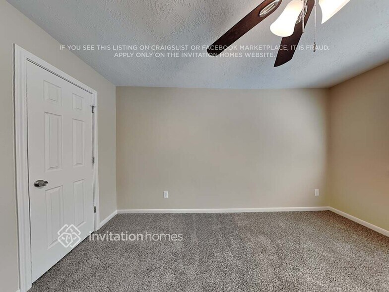 Building Photo - 12226 South Palm Lake Drive