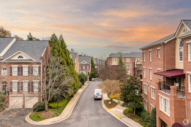 Primary Photo - Brookwood Place On Peachtree