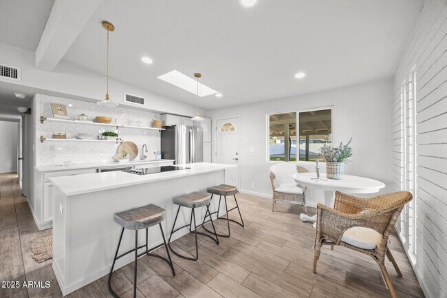 Building Photo - 7802 E Kimsey Ln