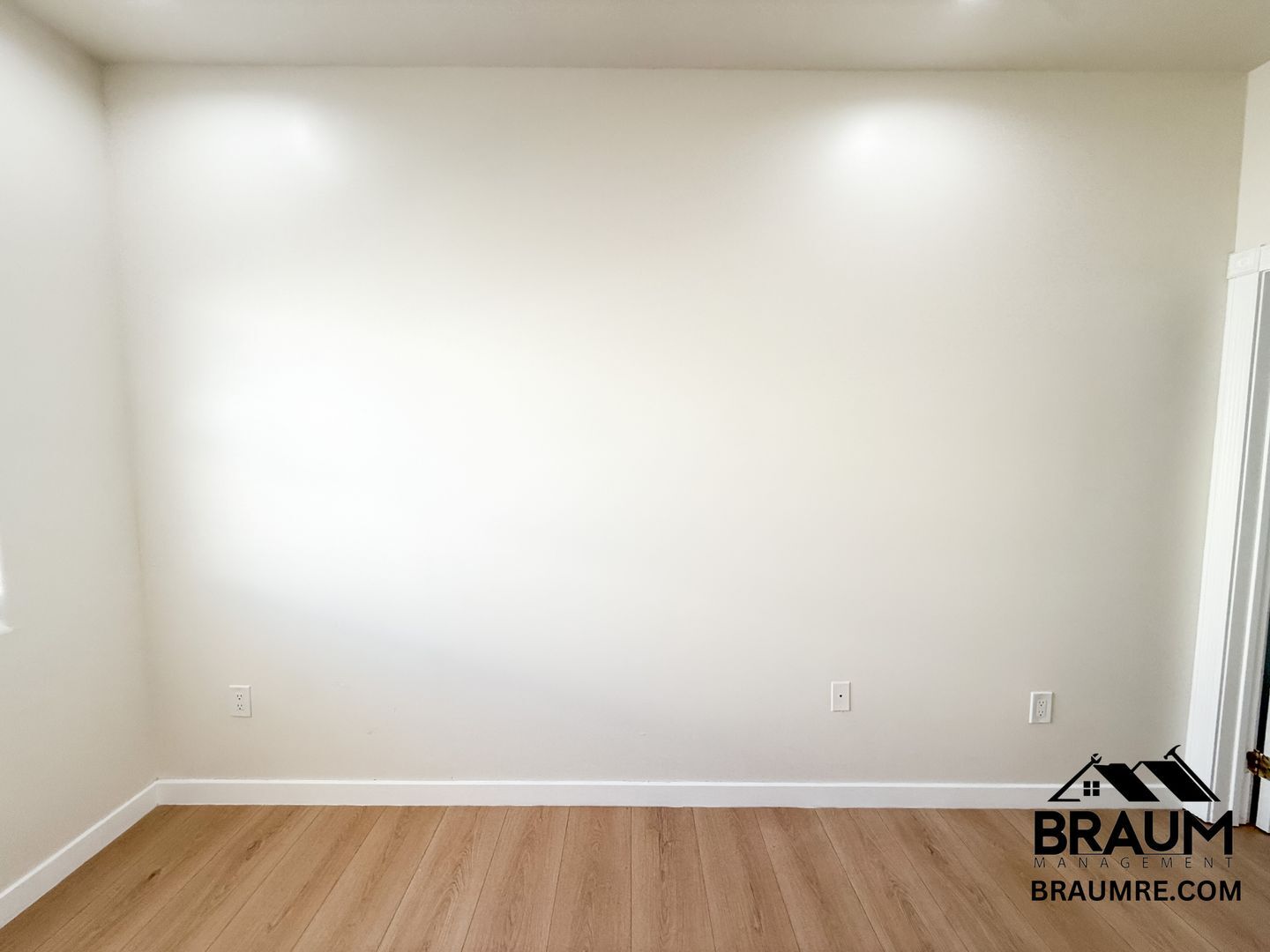Building Photo - 10849 Fruitland Dr