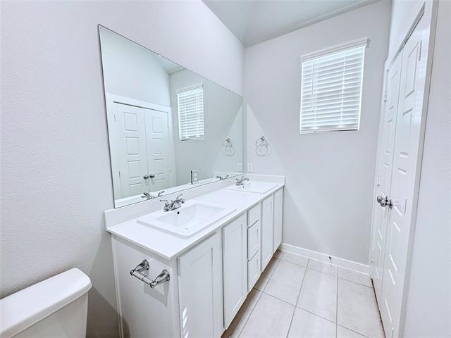 Building Photo - 401 Green Gables Dr