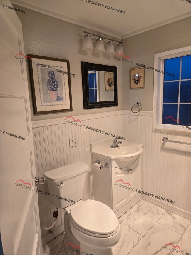 Building Photo - STATUS: AVAILABLE | R76 | $1495 + $100 FLA...