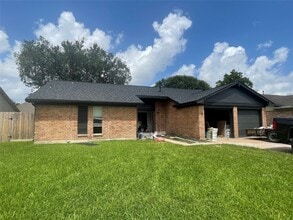 Building Photo - 1811 Hanbury Ct