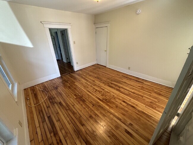 Building Photo - Spacious 4BR / 2BA Sanford Apartment with Heat Included!