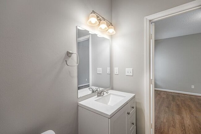 Building Photo - Like New Home off Freeman Mill. Just Painted, New Wood/Vinyl Flooring, Vaulted Ceilings, Front Po...