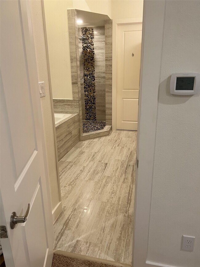 Building Photo - 194 Harvard St