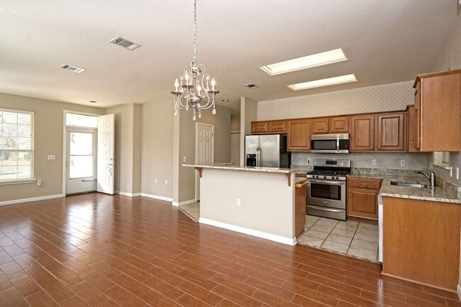 Building Photo - 106 Sunflower St