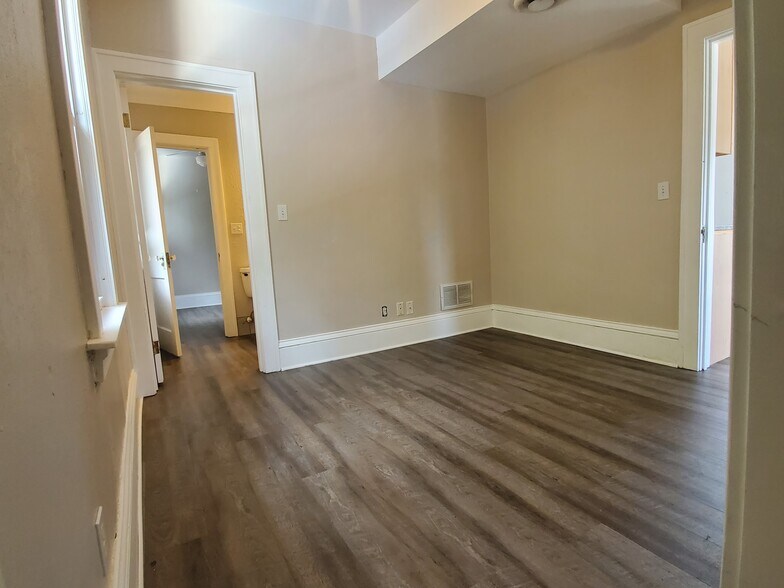 Guest Bedroom - 401 Morgan Ave N