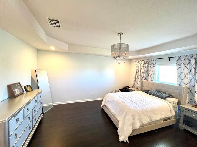 Building Photo - 4639 Pond Ridge Dr